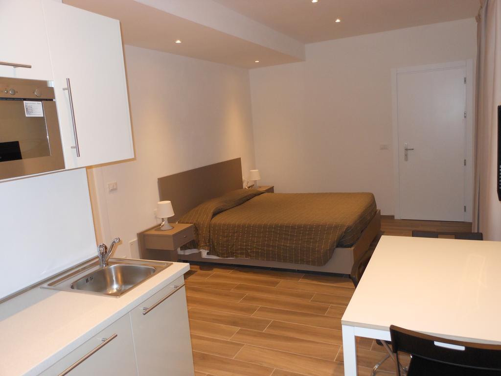 Residence Fanny Alassio Buitenkant foto