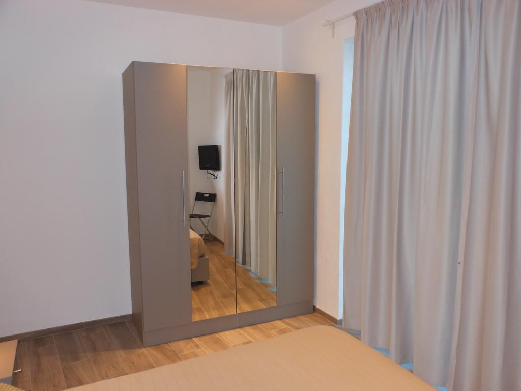 Residence Fanny Alassio Buitenkant foto
